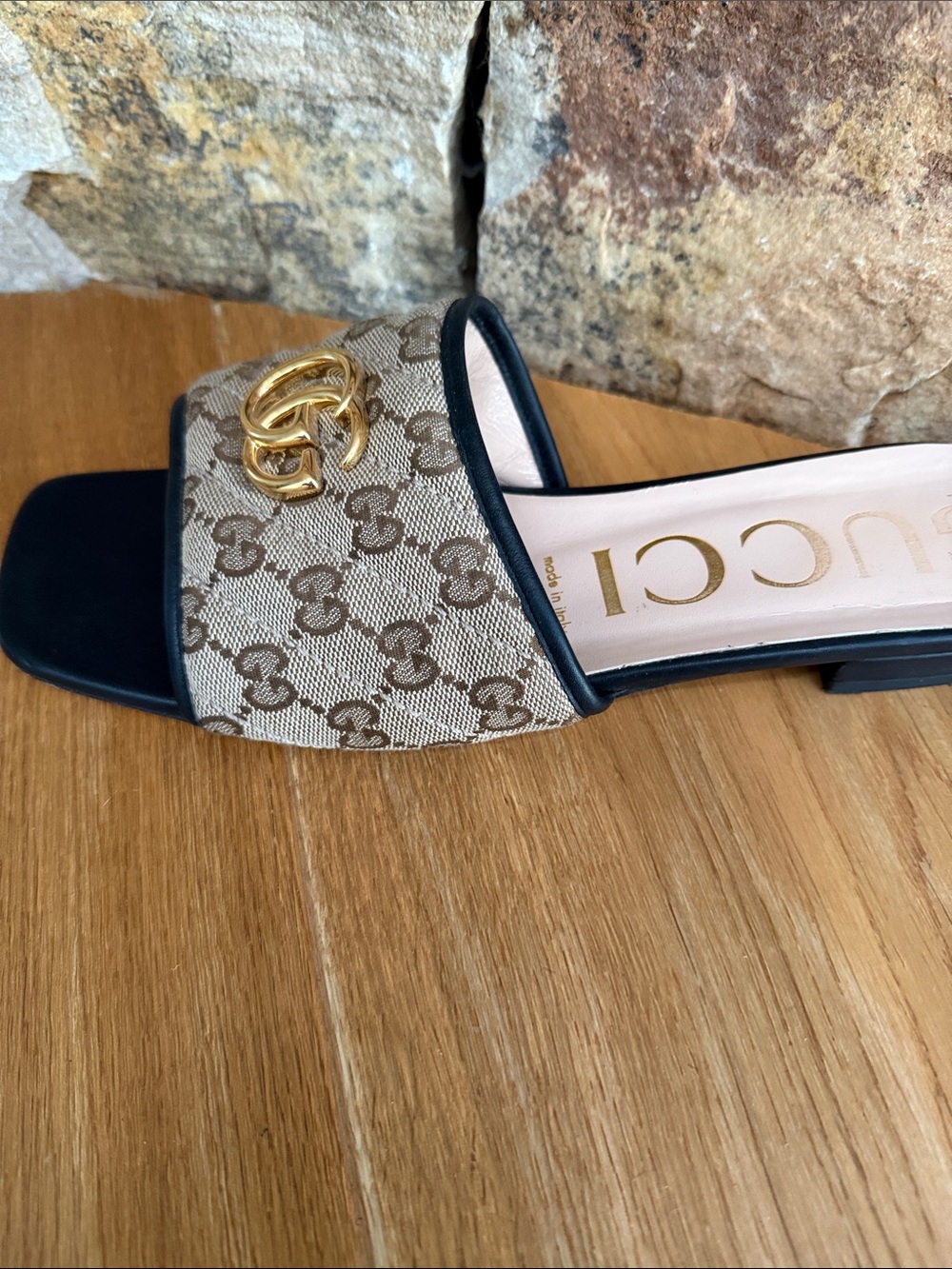 Gucci Sandals - Picture 5 of 9